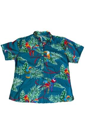 Go Barefoot Trader Joe’s Hawaiian Button Shirt. Excellent. Women’s Size XXL